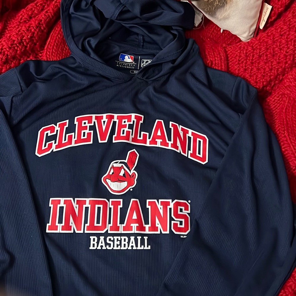 Cleveland Indians cooling, long sleeve, hooded shirt. Very soft!